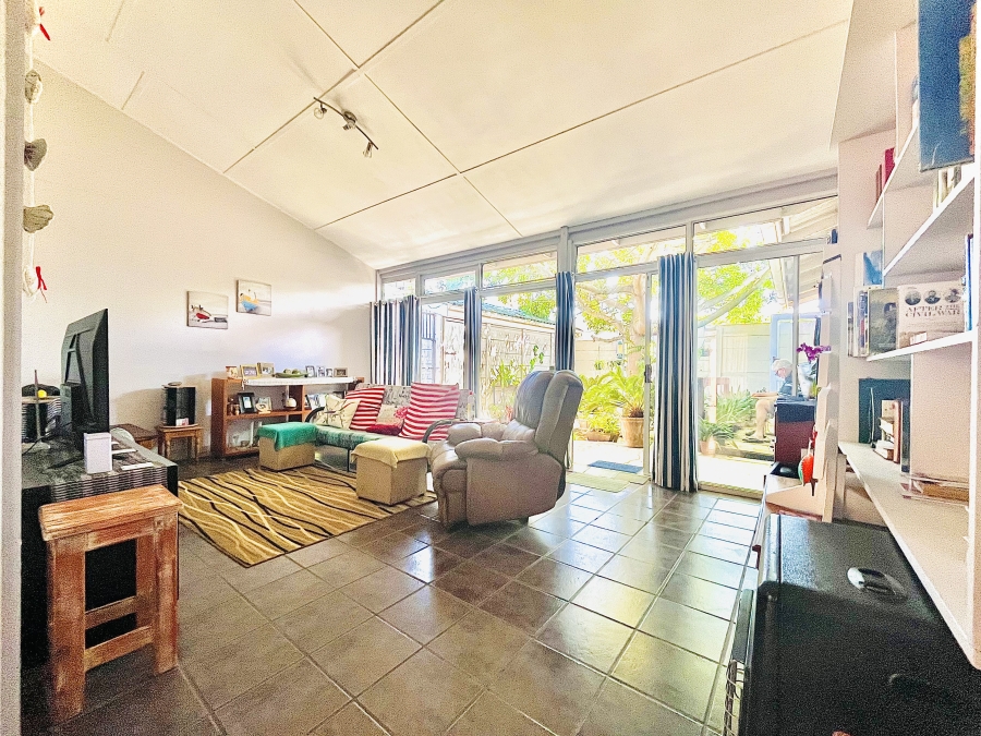 4 Bedroom Property for Sale in Sandbaai Western Cape
